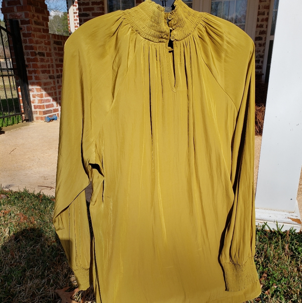 Blouse - Picture 2 of 3